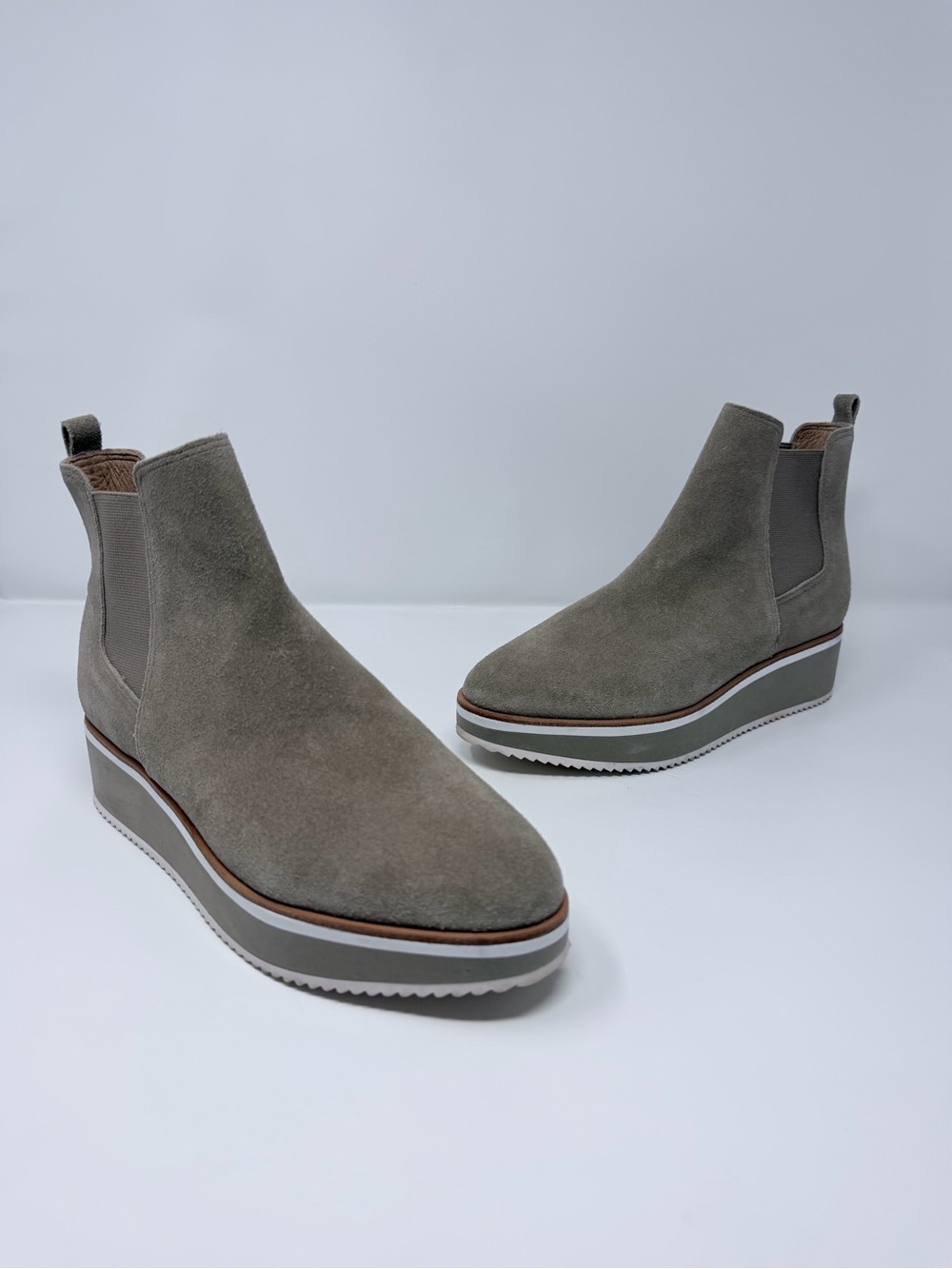 Antonio Melani Taupe Suede Leather Platform Chelsea Ankle Boots Women’s 9.5